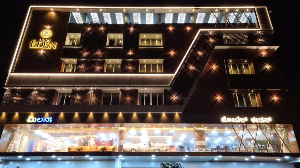 Hotel Eden Karwar Bagian luar foto