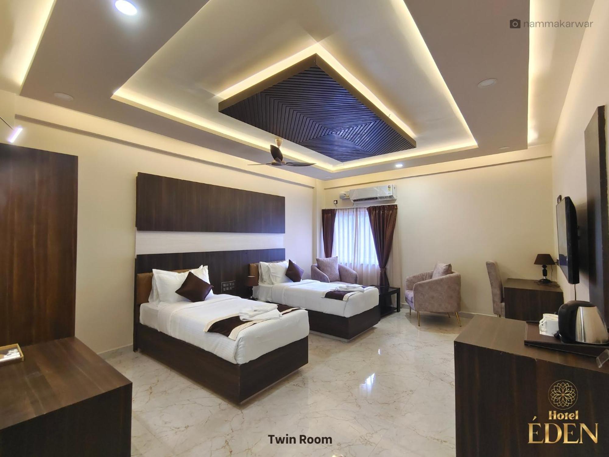 Hotel Eden Karwar Bagian luar foto