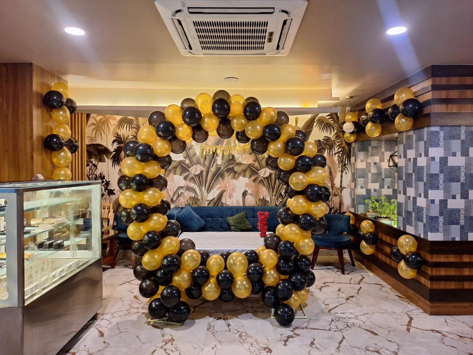 Hotel Eden Karwar Bagian luar foto
