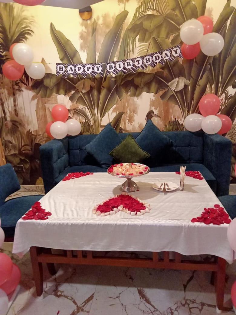 Hotel Eden Karwar Bagian luar foto