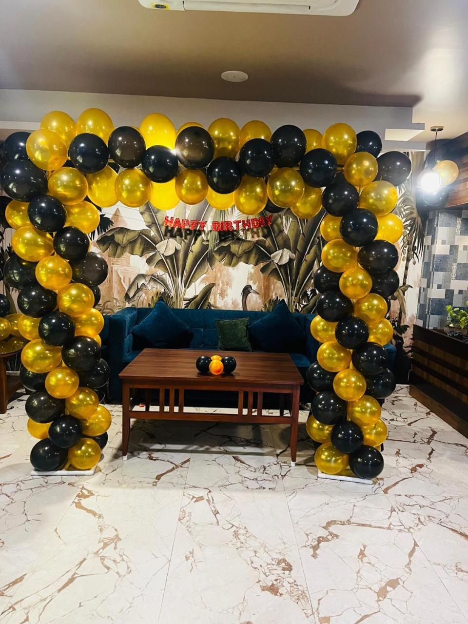 Hotel Eden Karwar Bagian luar foto