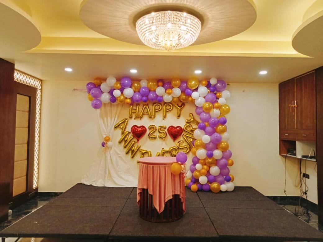 Hotel Eden Karwar Bagian luar foto