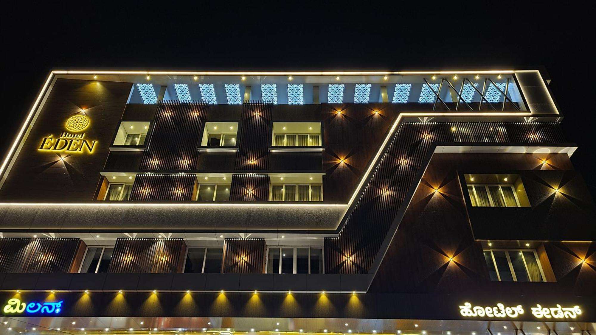 Hotel Eden Karwar Bagian luar foto